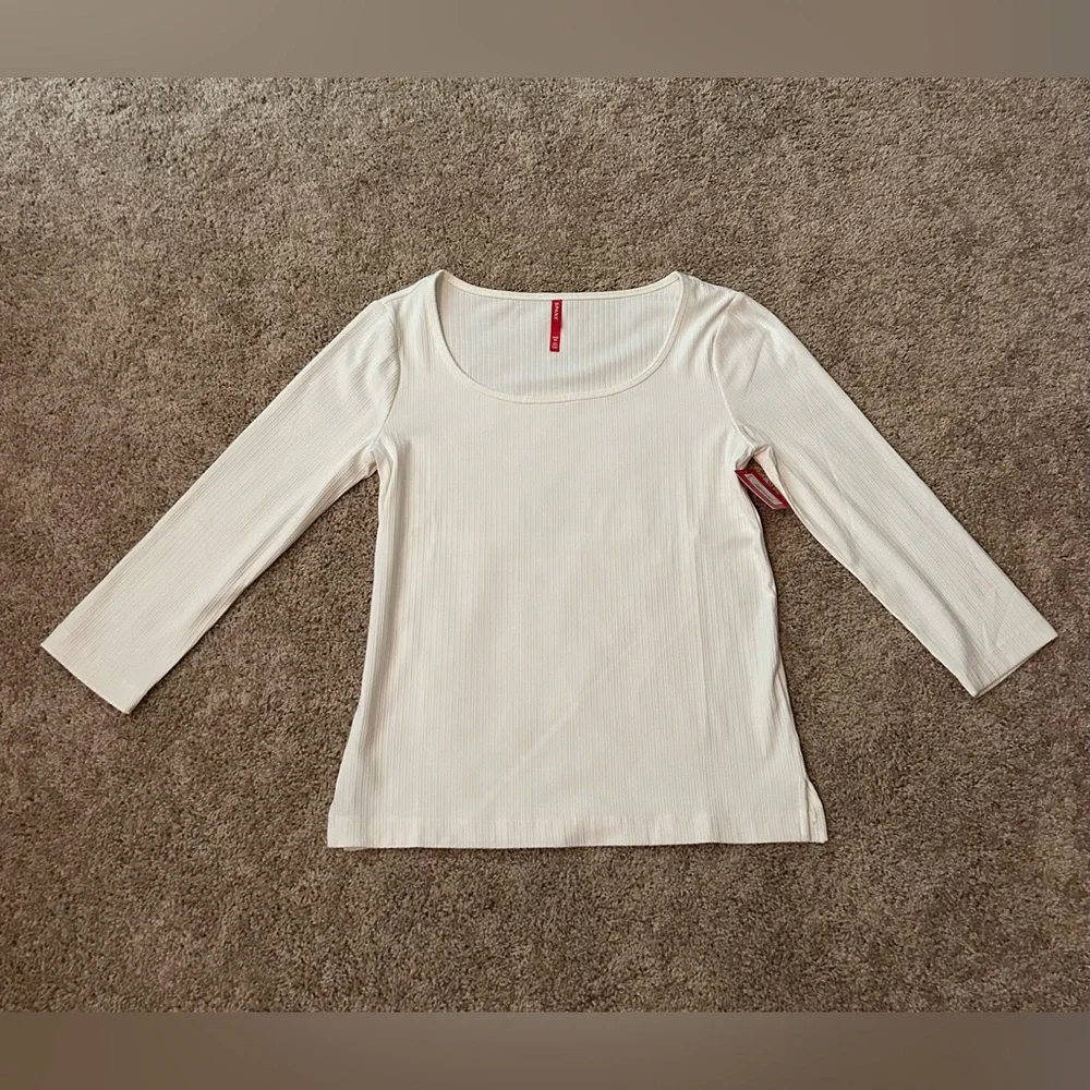 NWT SPANX *GREAT PRICE* Powder Scoop Neck Ribbed Top, Size MEDIUM - Picture 7 of 16